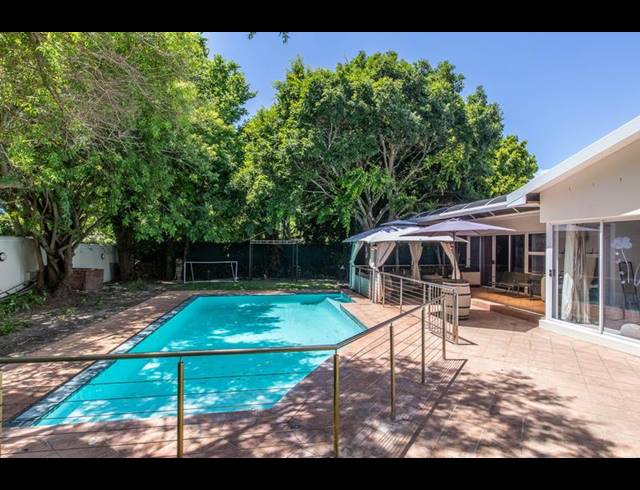 4 BEDROOM PROPERTY TO RENT IN CONSTANTIA